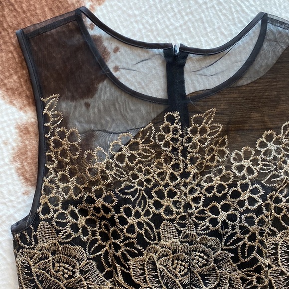 Tahari formal gown - Picture 6 of 8